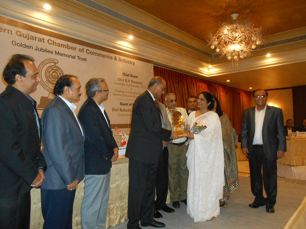 Surat Chamber of Commerce Best School Award